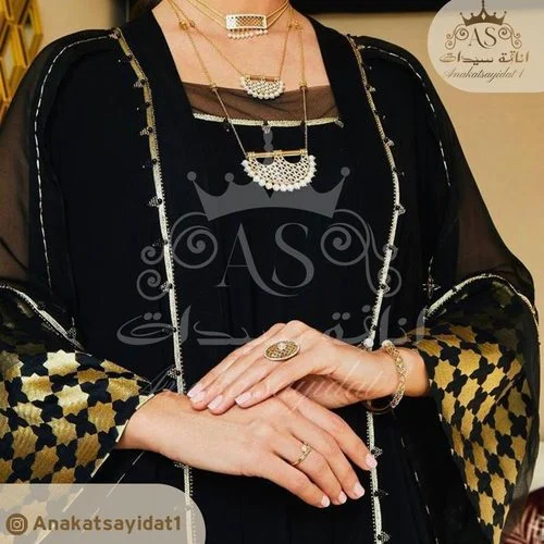 أساور حلق سلسلة في متجر أناقة سيدات للاكسسوارات في السعودية