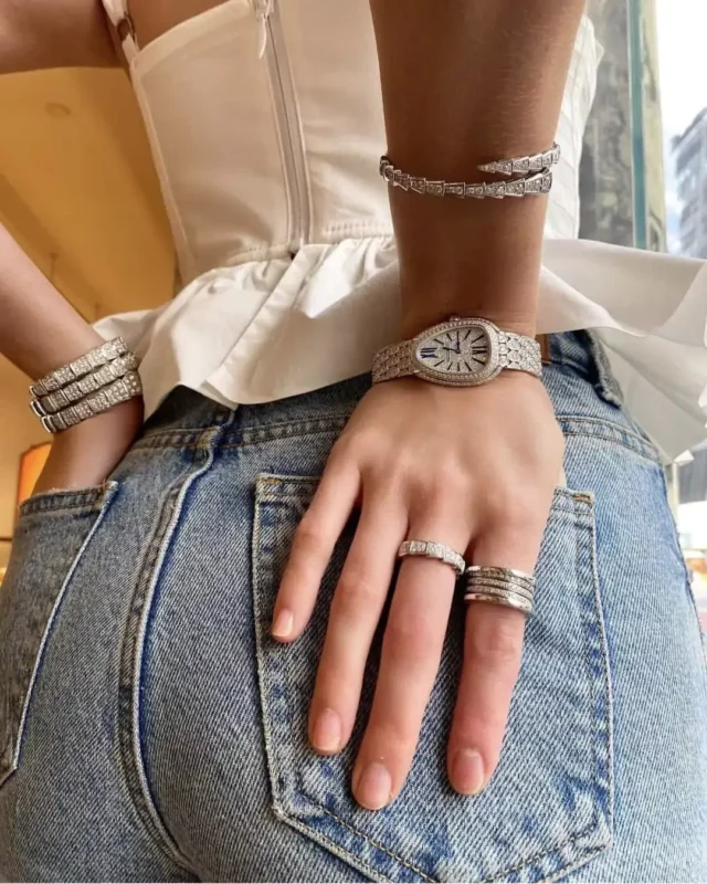 ساعه فاخره ستايل الدهب