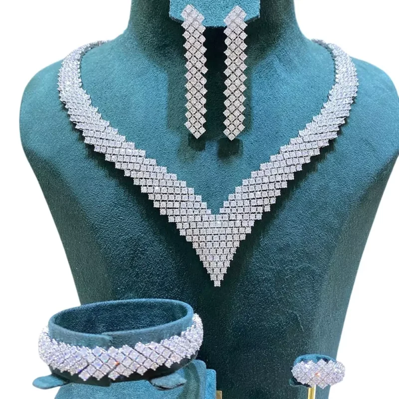 أناقة سيدات السعودية اكسسوارات