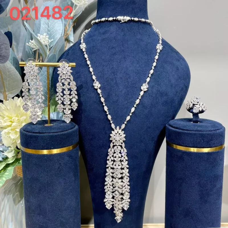 أناقة سيدات السعودية اكسسوارات