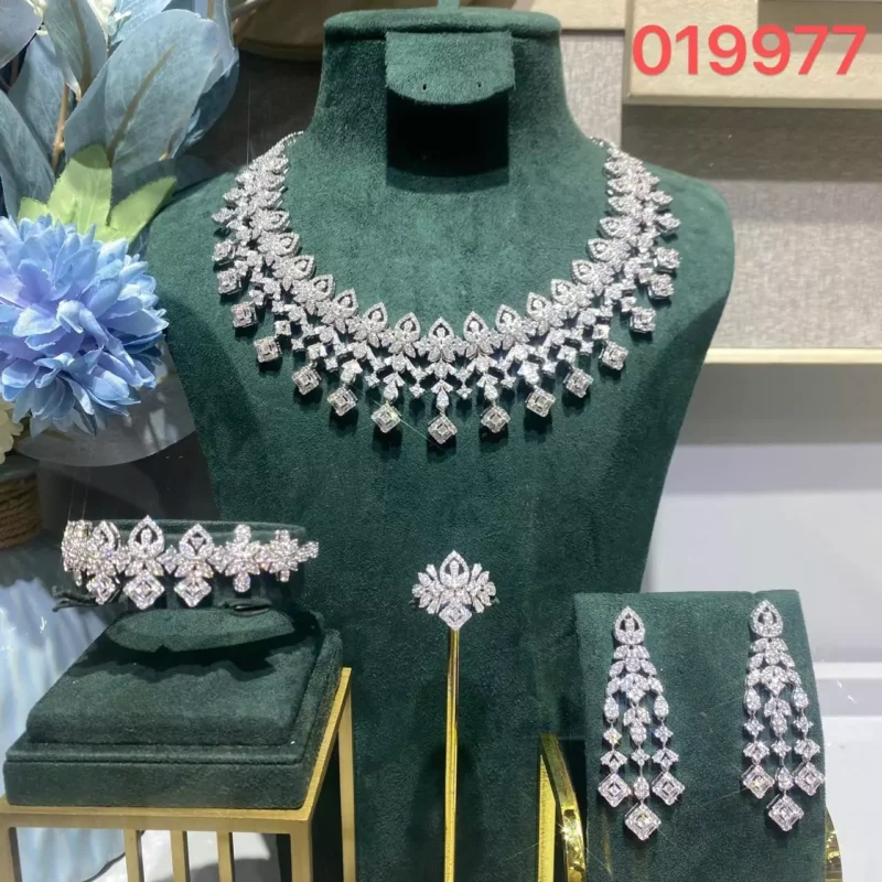 أناقة سيدات السعودية اكسسوارات