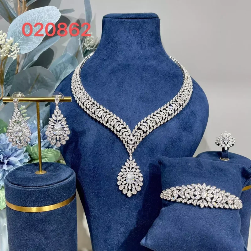 طقم سبحات عالي الجودة مرصع بالالماس الصناعي فخم جدا أناقة سيدات السعودية اكسسوارات